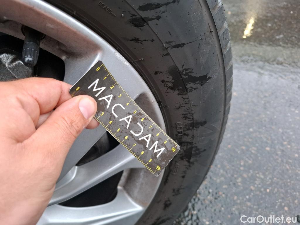  Hyundai  Tucson HYUNDAI  / 2018 / 5P / SUV 1.6 CRDI 136 HYBRID 48V DCT-7 BUSINESS #34