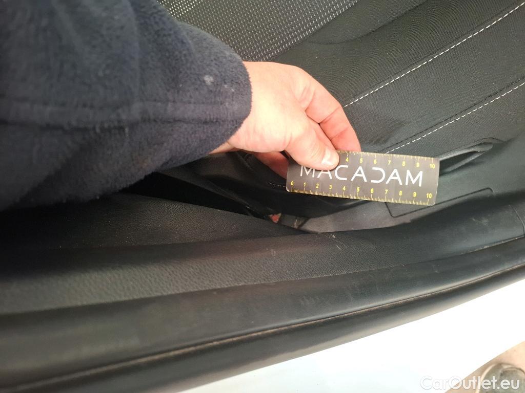 KIA  Sportage KIA  / 2021 / 5P / SUV 1.6 T-GDI 265 PHEV AUTO 4WD ACTIVE BUSIN #26