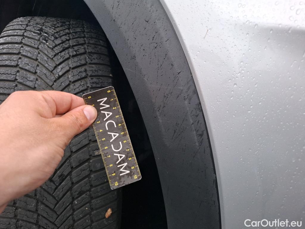  Hyundai  Tucson HYUNDAI  / 2018 / 5P / SUV 1.6 CRDI 136 HYBRID 48V DCT-7 BUSINESS #37