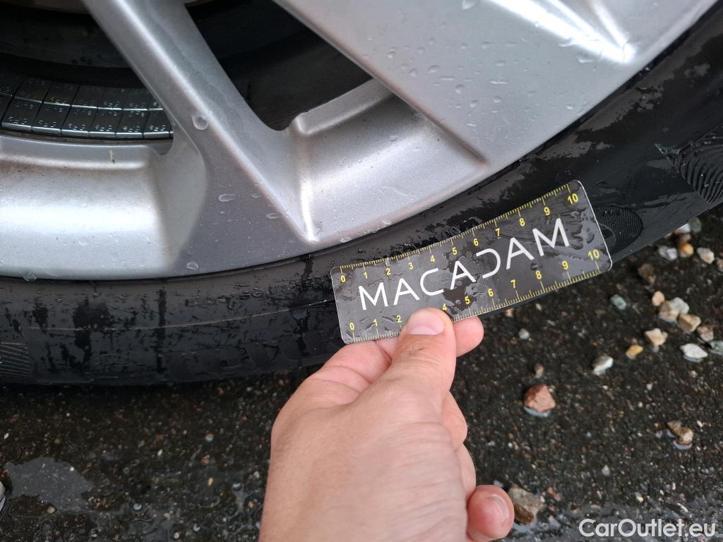  Hyundai  Tucson HYUNDAI  / 2018 / 5P / SUV 1.6 CRDI 136 HYBRID 48V DCT-7 BUSINESS #30