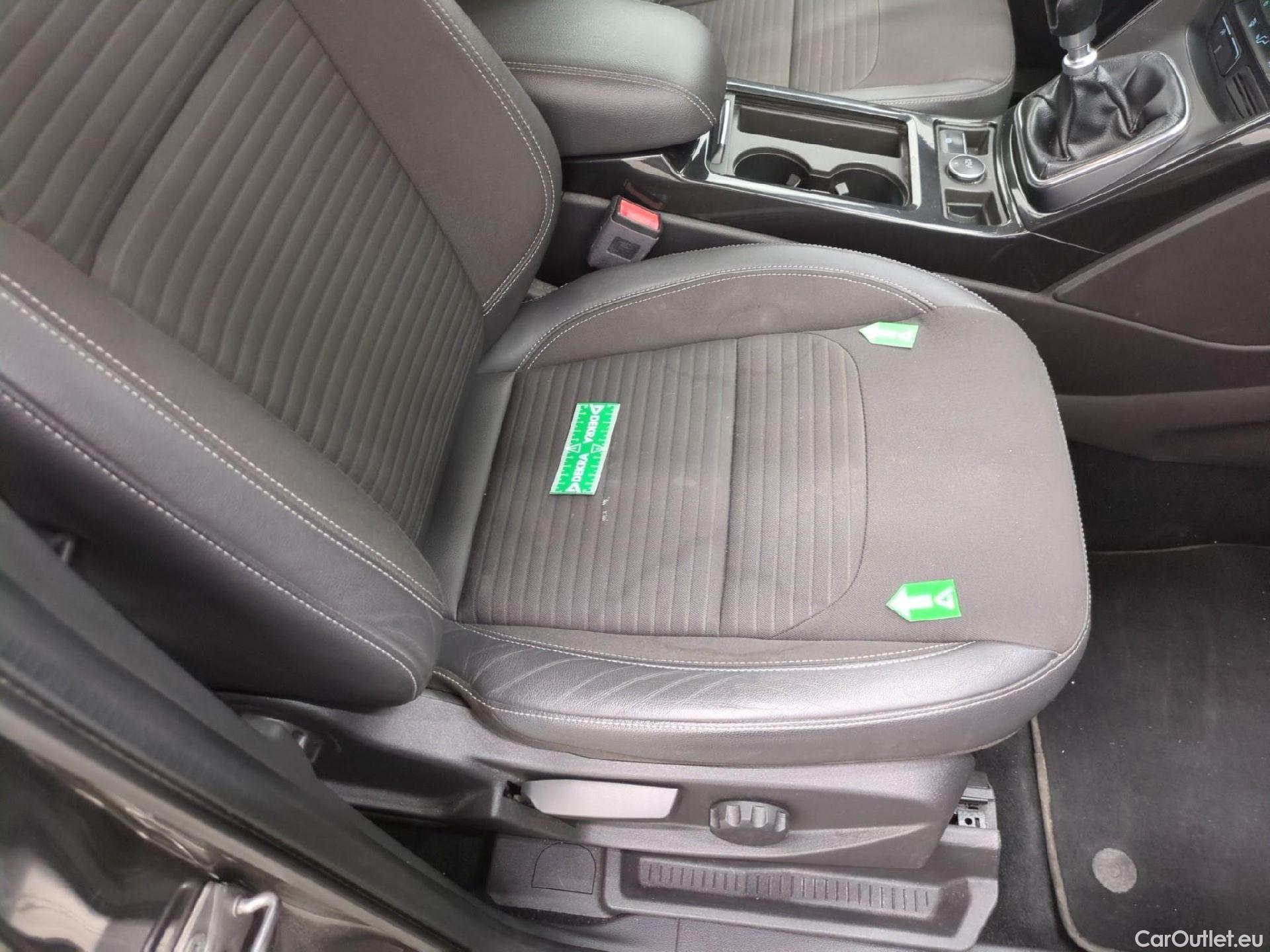 Ford  Kuga  Titanium 1.5 TDCi 120CV BVM6 E6 #16