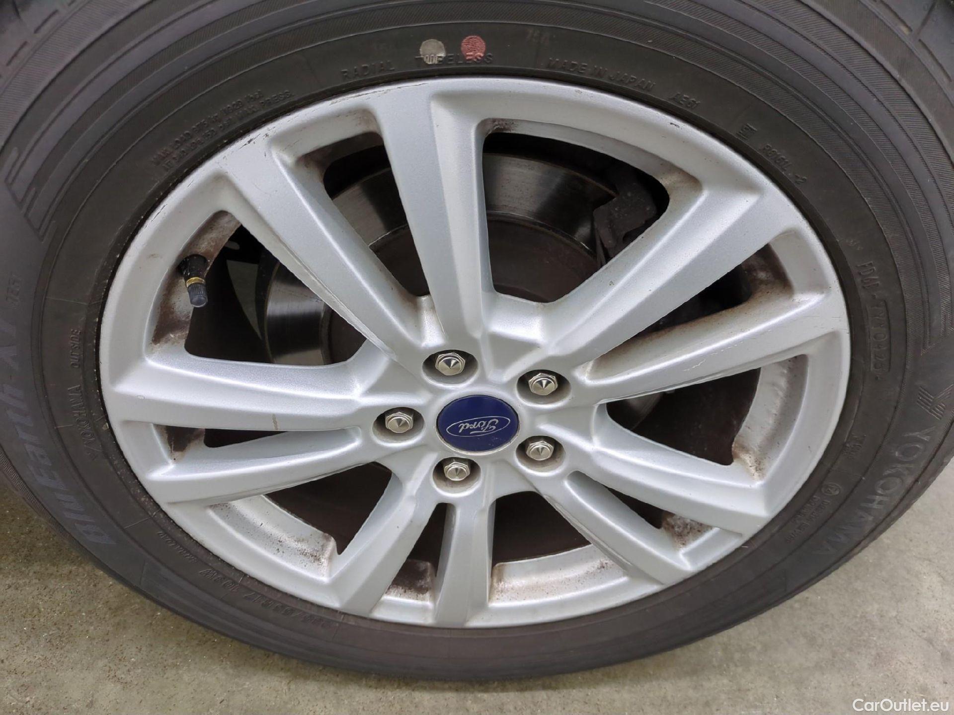 Ford  Kuga  Titanium 1.5 TDCi 120CV BVM6 E6 #10