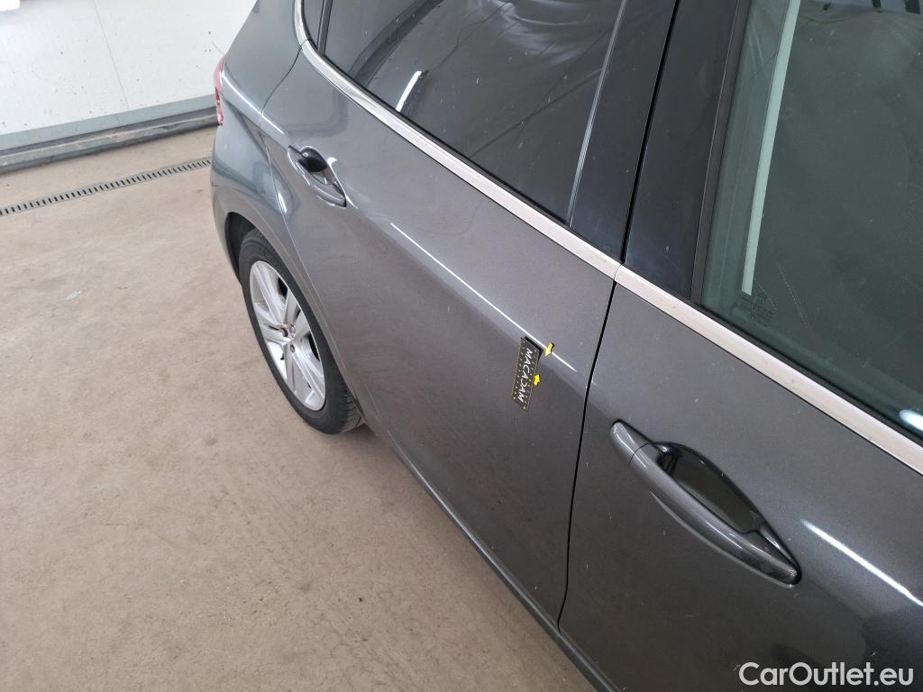  Peugeot  208  Allure Business 1.2 PureTech 110CV BVM6 E6dT #44