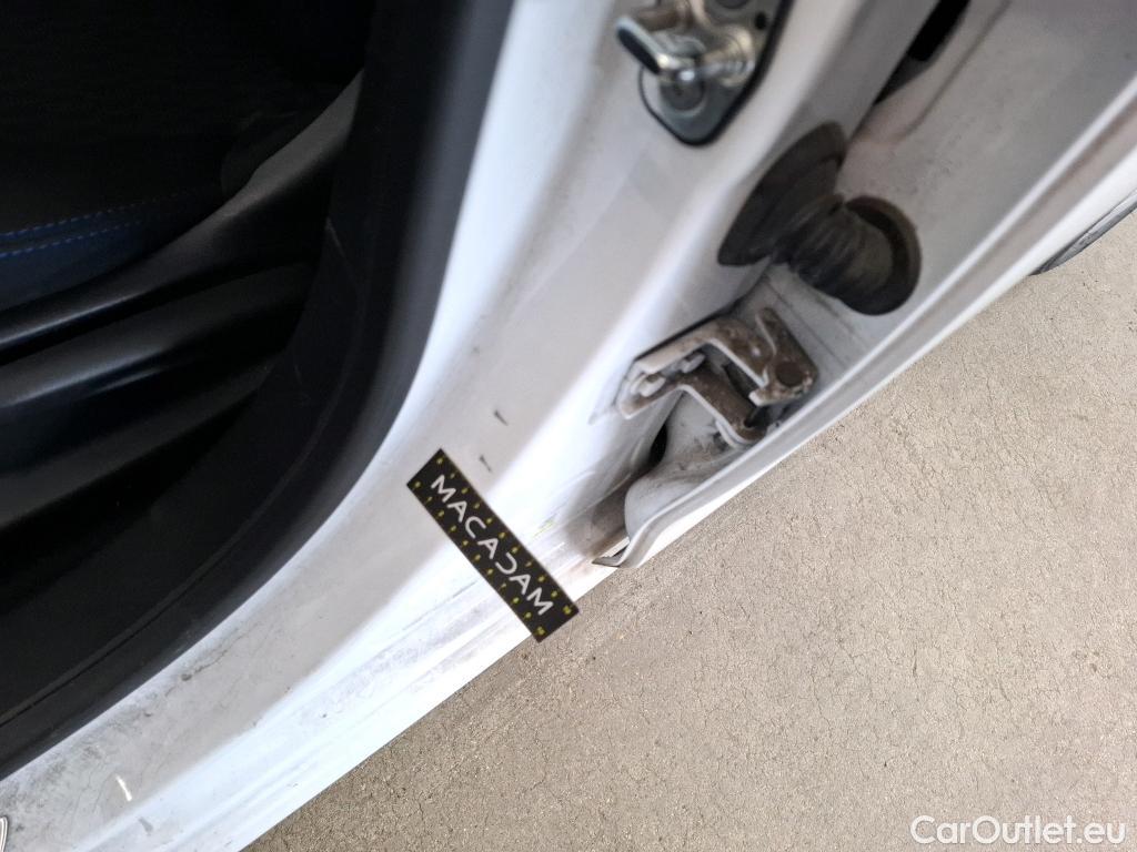  Peugeot  208  Style 1.2 PureTech 80CV BVM5 E6 #18