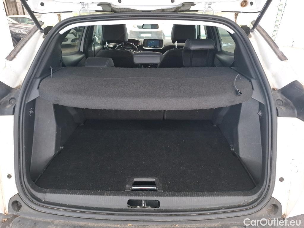 Peugeot  2008  Allure Business 1.2 PureTech 130CV BVM6 E6d #8