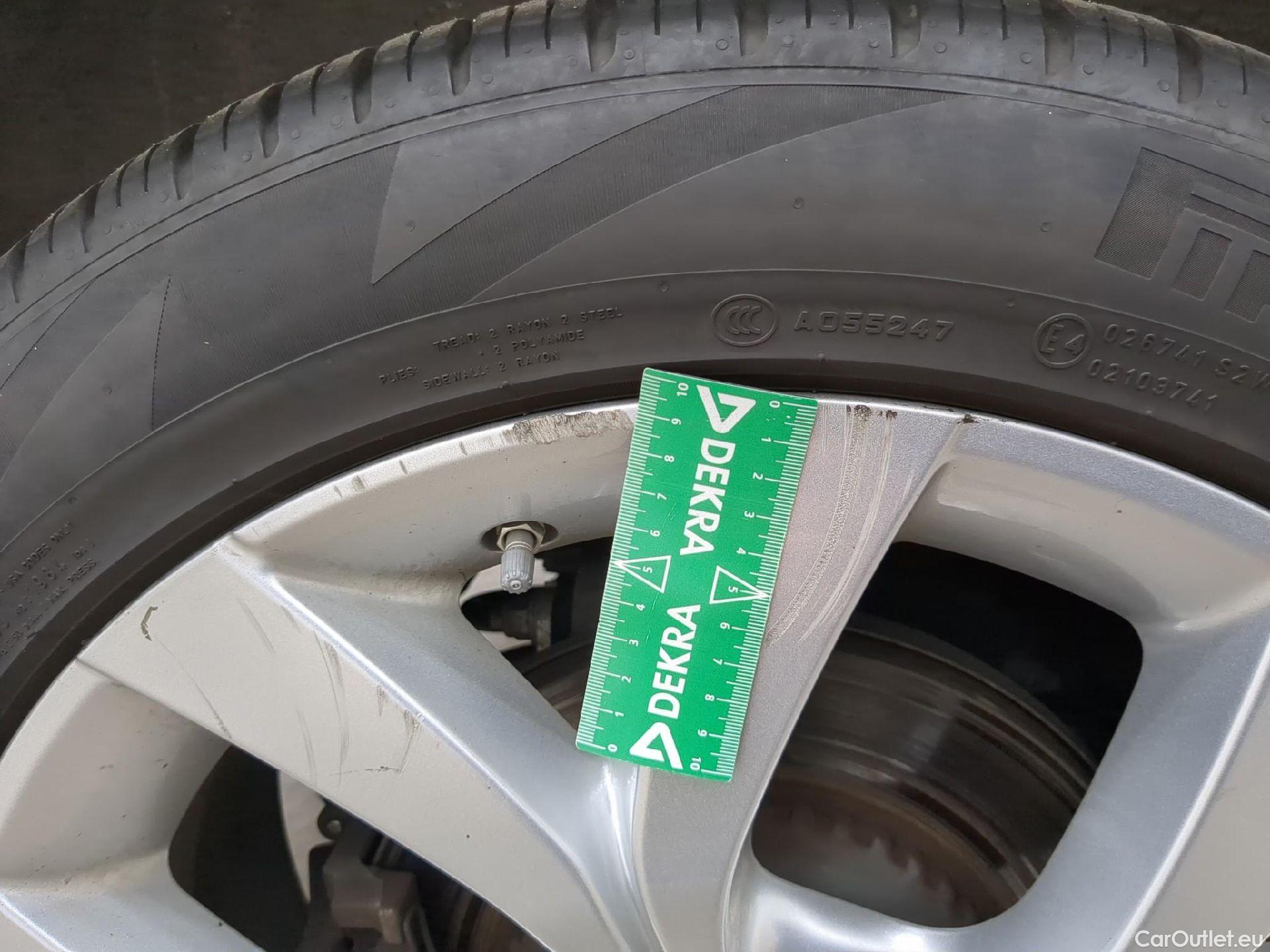  Land Rover  Discovery LAND ROVER  Sport / 2019 / 5P / SUV 1.5 P300e PHEV AUTO 4WD HSE #14