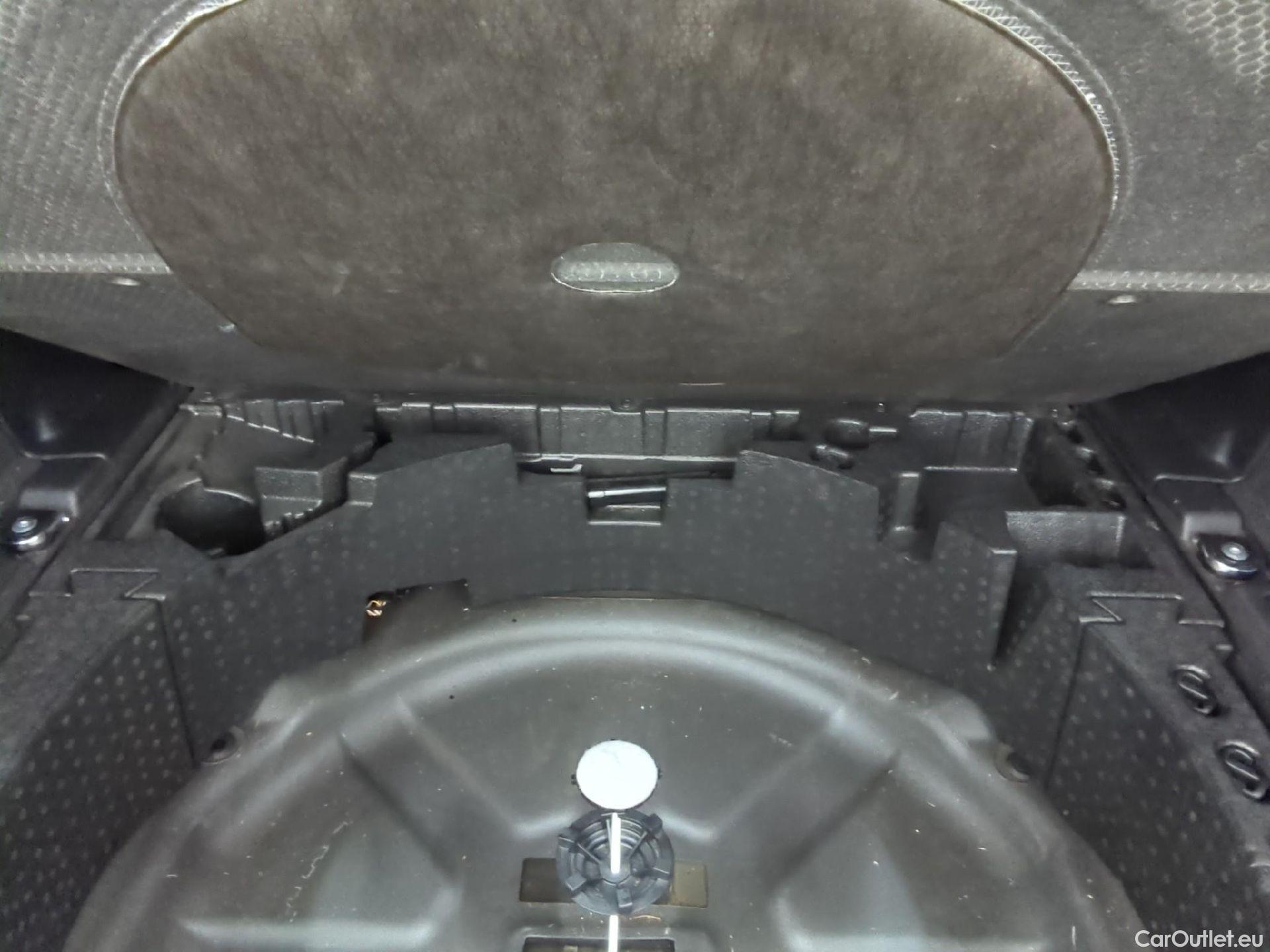  Land Rover  Discovery LAND ROVER  Sport / 2019 / 5P / SUV 1.5 P300e PHEV AUTO 4WD HSE #1