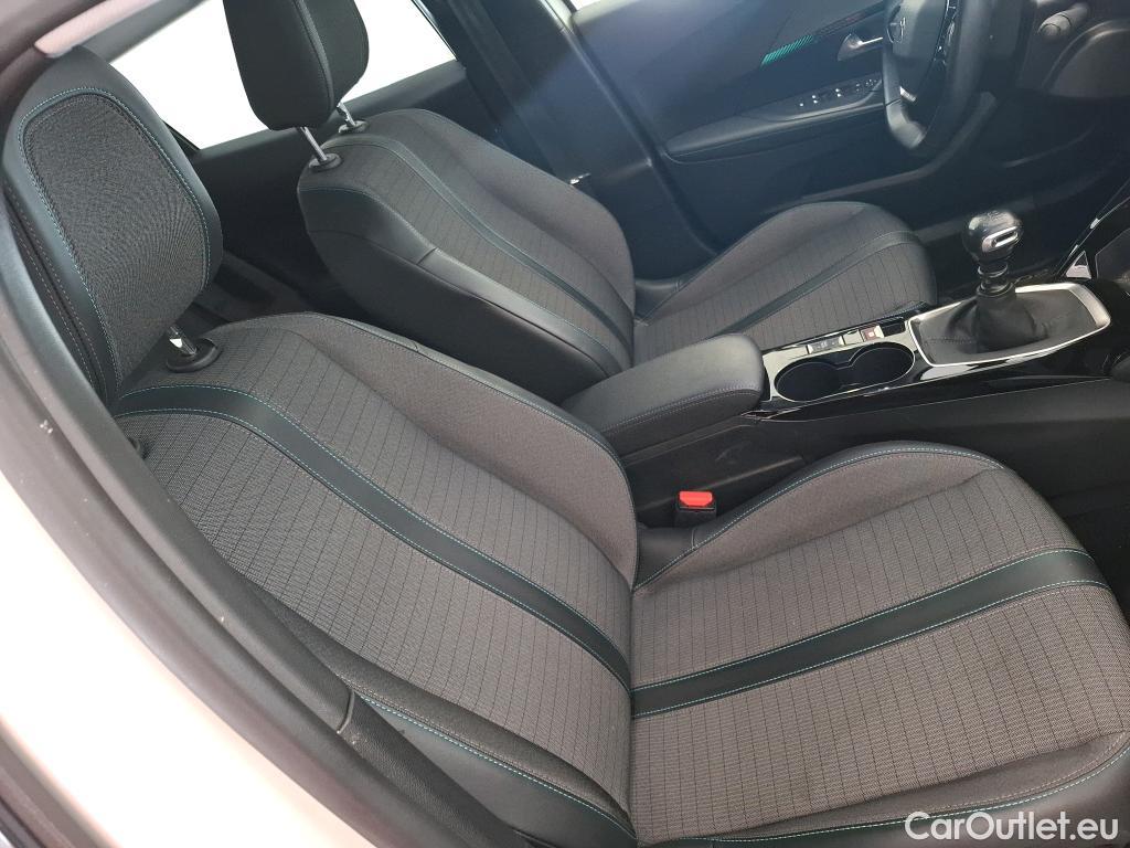 Peugeot  2008  Allure Business 1.2 PureTech 130CV BVM6 E6d #6