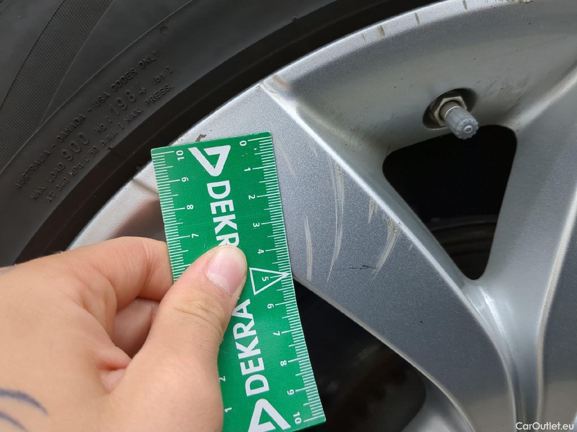  Land Rover  Discovery LAND ROVER  Sport / 2019 / 5P / SUV 1.5 P300e PHEV AUTO 4WD HSE #13