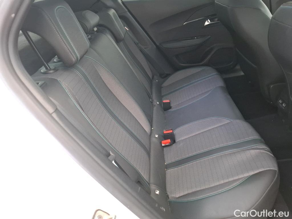 Peugeot  2008  Allure Business 1.2 PureTech 130CV BVM6 E6d #9