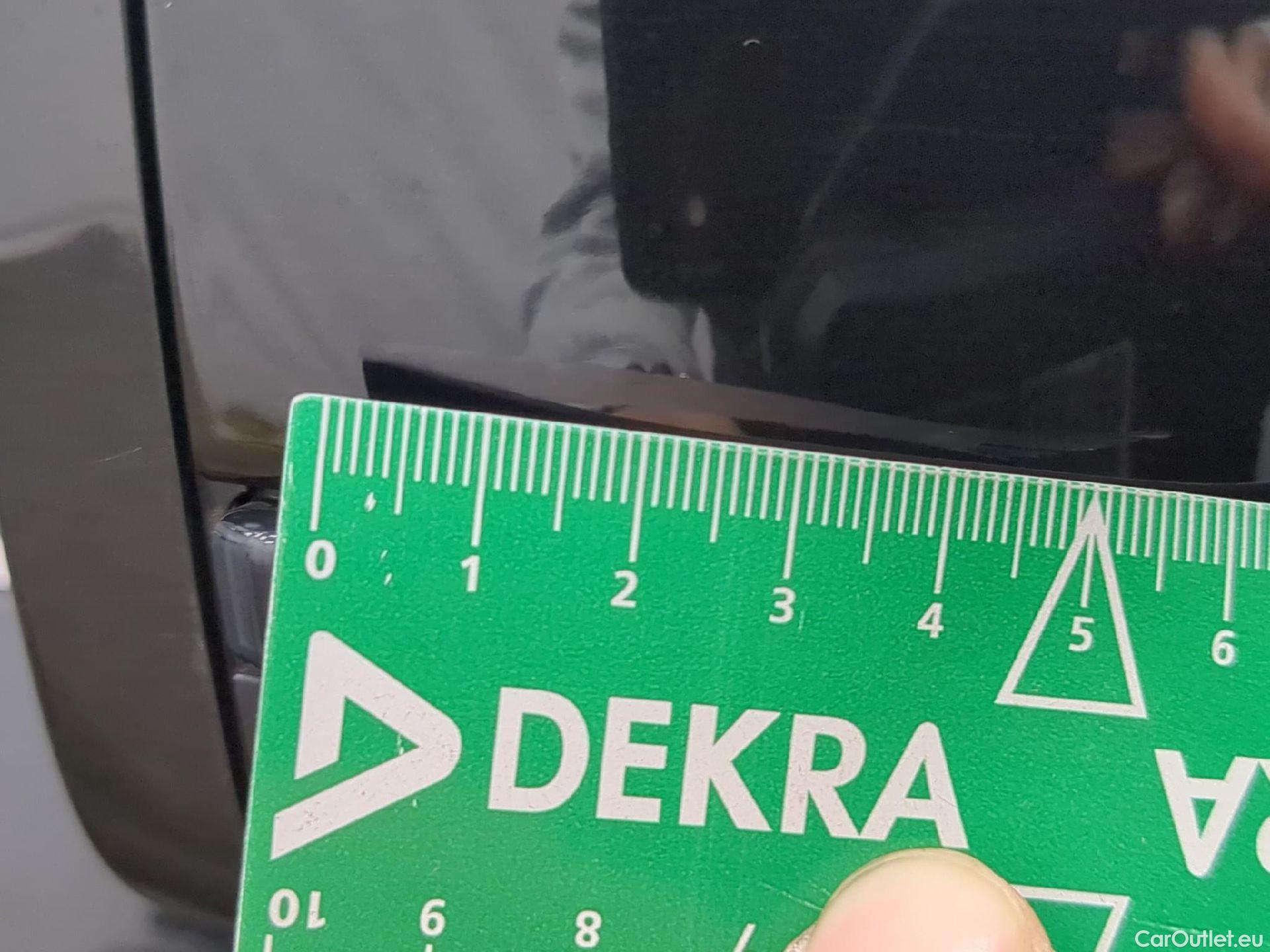  Land Rover  Discovery LAND ROVER  Sport / 2019 / 5P / SUV 1.5 P300e PHEV AUTO 4WD HSE #25