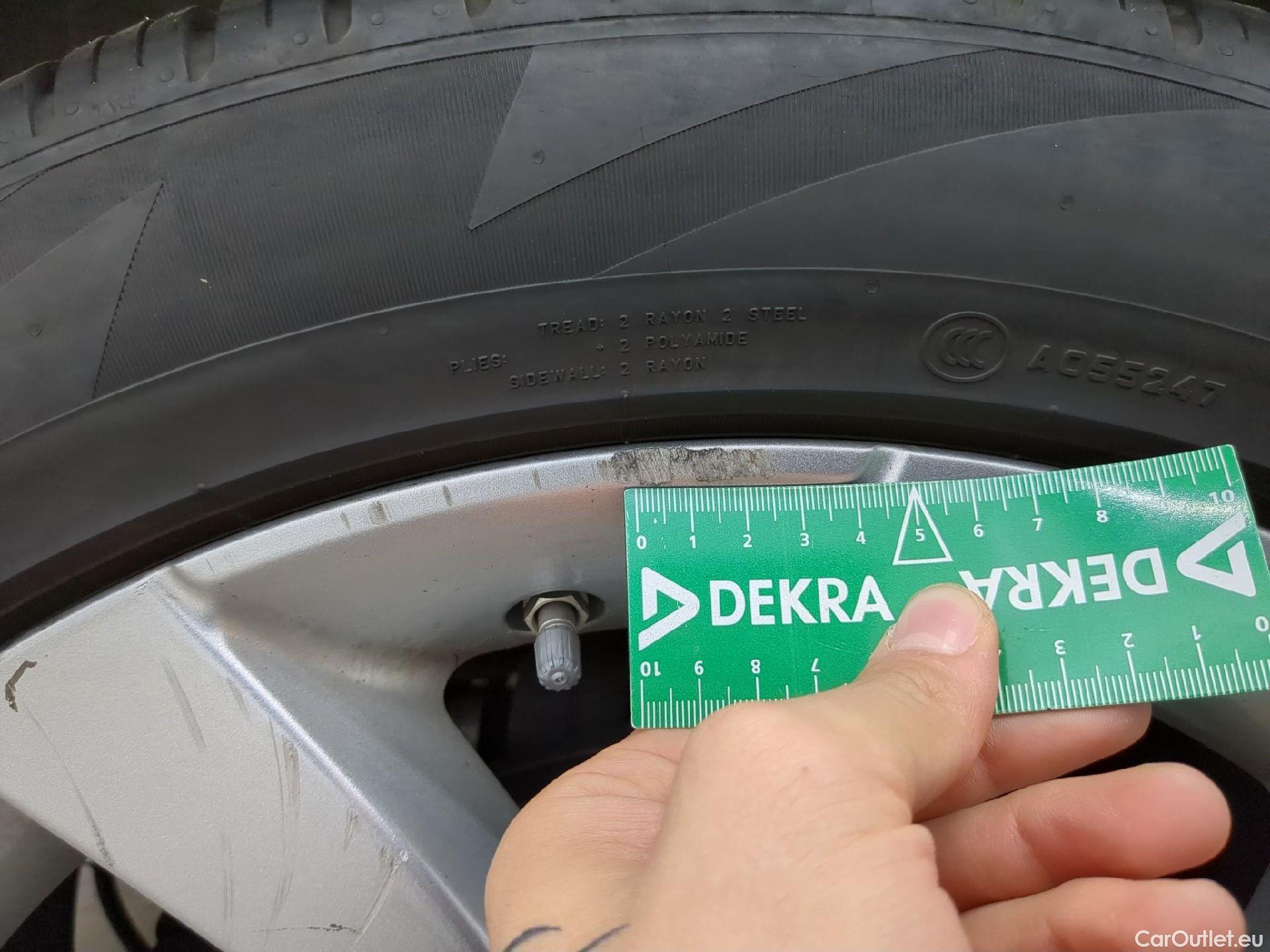  Land Rover  Discovery LAND ROVER  Sport / 2019 / 5P / SUV 1.5 P300e PHEV AUTO 4WD HSE #12