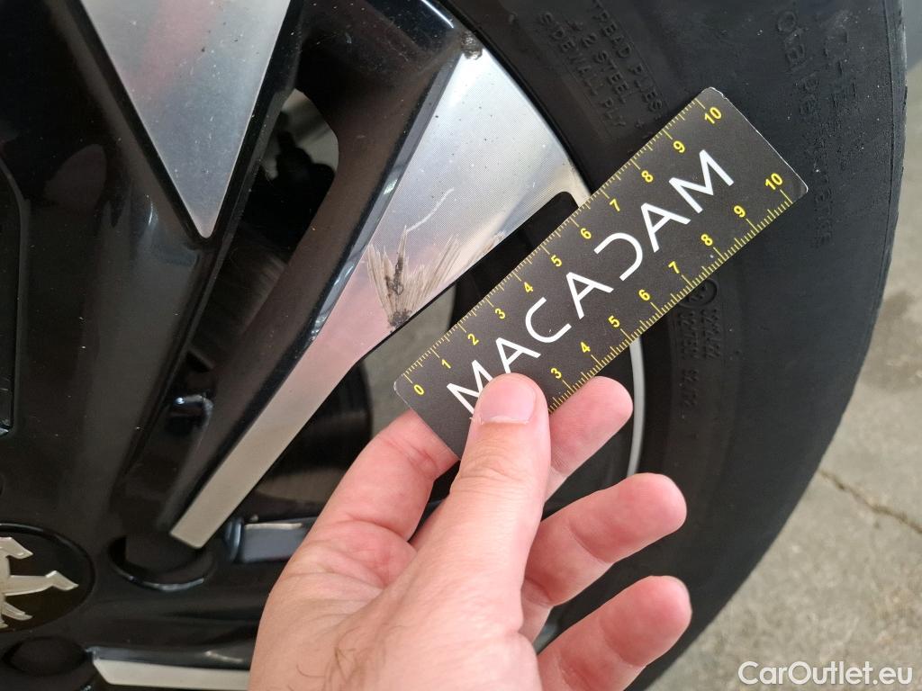 Peugeot  2008  Allure Business 1.2 PureTech 130CV BVM6 E6d #23