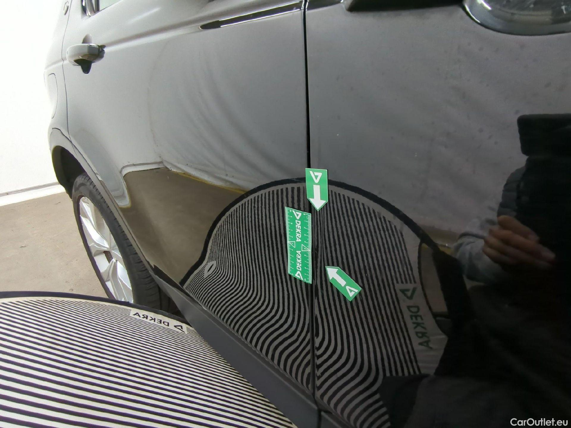  Land Rover  Discovery LAND ROVER  Sport / 2019 / 5P / SUV 1.5 P300e PHEV AUTO 4WD HSE #23