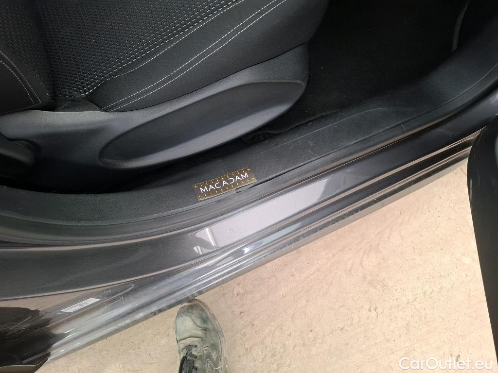  Peugeot  208  Allure Business 1.2 PureTech 110CV BVM6 E6dT #22