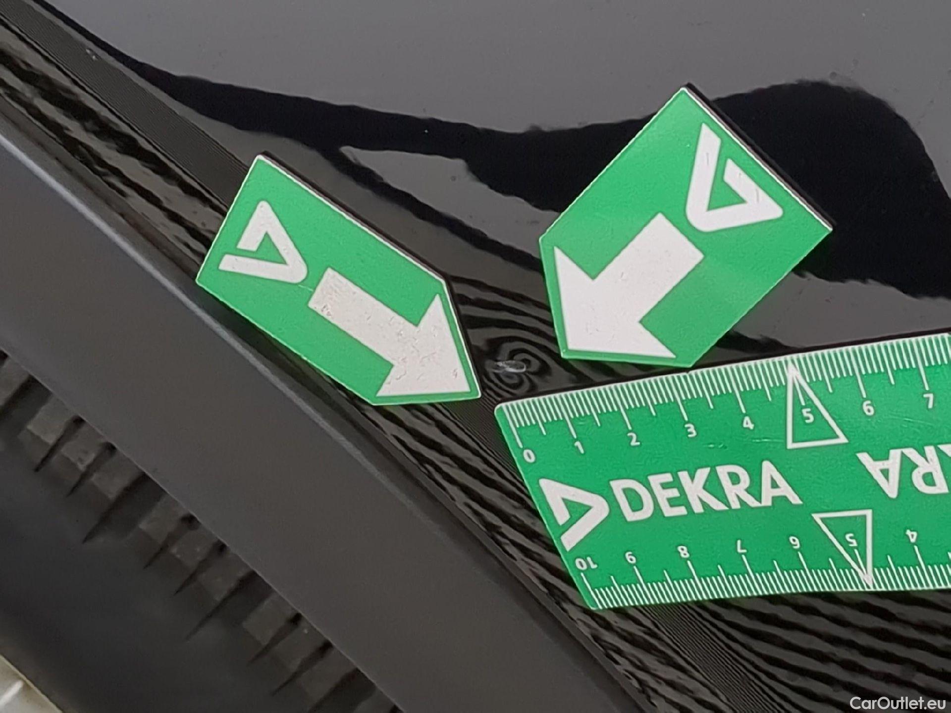  Land Rover  Discovery LAND ROVER  Sport / 2019 / 5P / SUV 1.5 P300e PHEV AUTO 4WD HSE #29