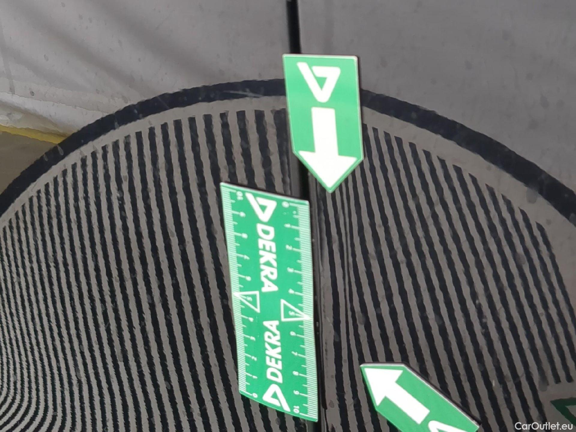  Land Rover  Discovery LAND ROVER  Sport / 2019 / 5P / SUV 1.5 P300e PHEV AUTO 4WD HSE #22