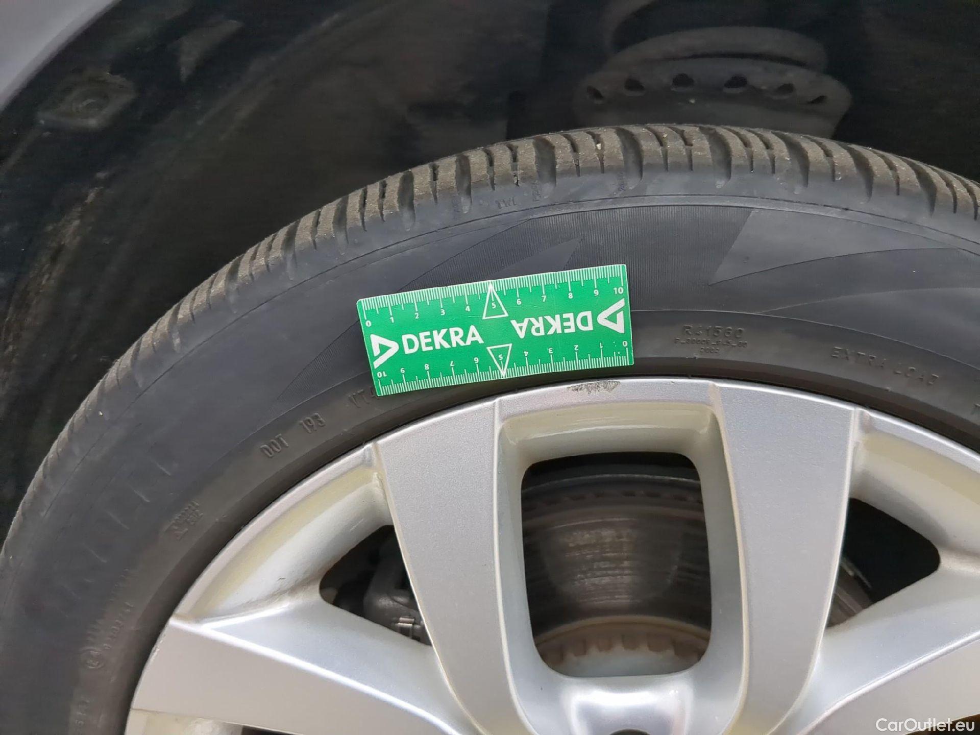  Land Rover  Discovery LAND ROVER  Sport / 2019 / 5P / SUV 1.5 P300e PHEV AUTO 4WD HSE #8