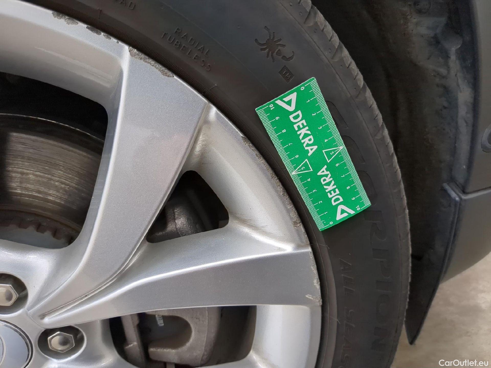  Land Rover  Discovery LAND ROVER  Sport / 2019 / 5P / SUV 1.5 P300e PHEV AUTO 4WD HSE #5