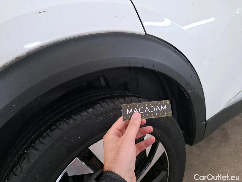 Peugeot  2008  Allure Business 1.2 PureTech 130CV BVM6 E6d #4