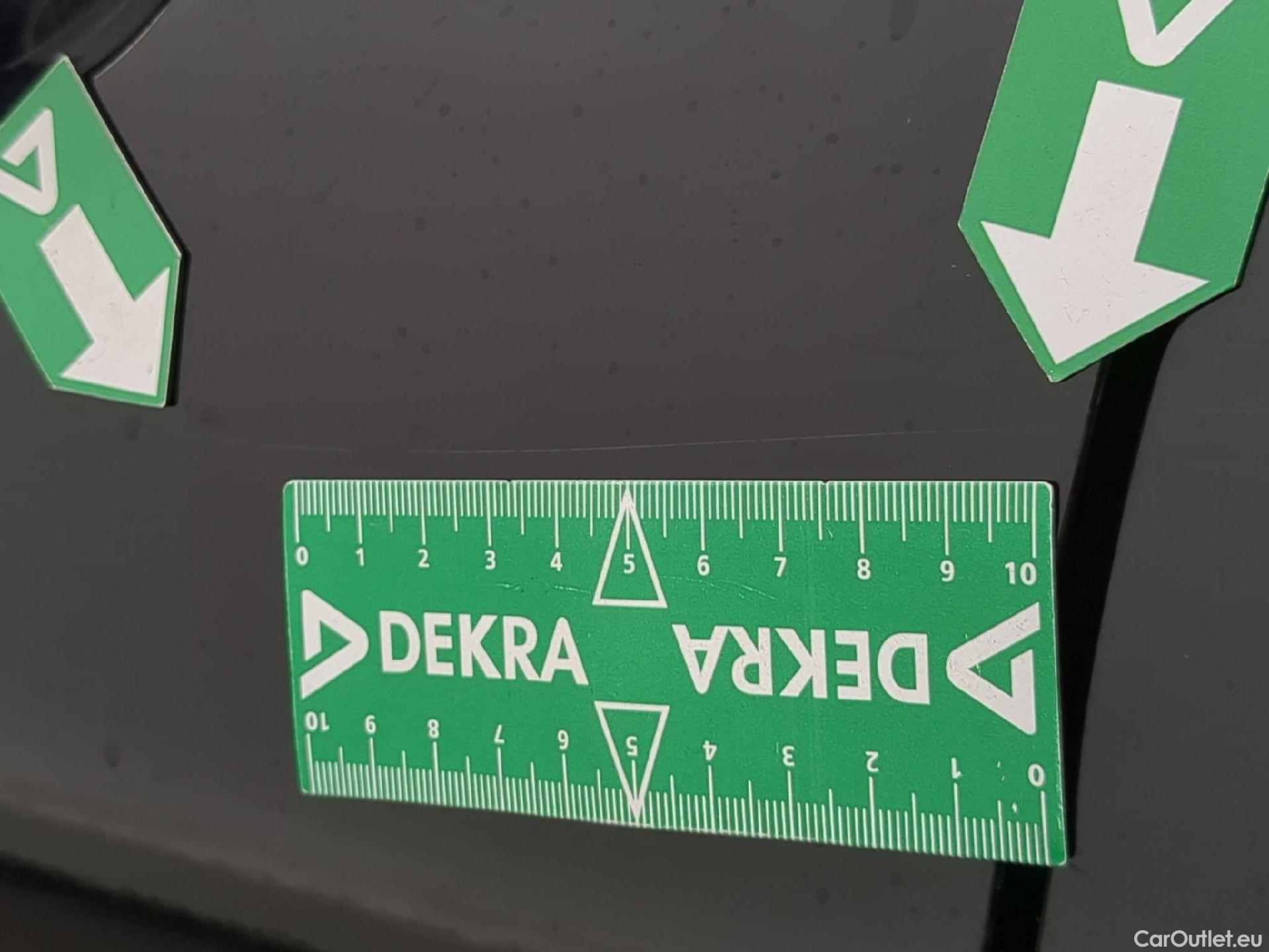  Land Rover  Discovery LAND ROVER  Sport / 2019 / 5P / SUV 1.5 P300e PHEV AUTO 4WD HSE #32