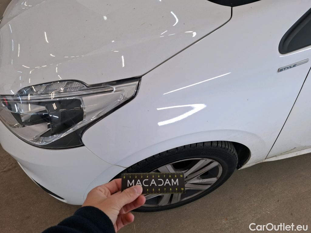  Peugeot  208  Style 1.2 PureTech 80CV BVM5 E6 #52