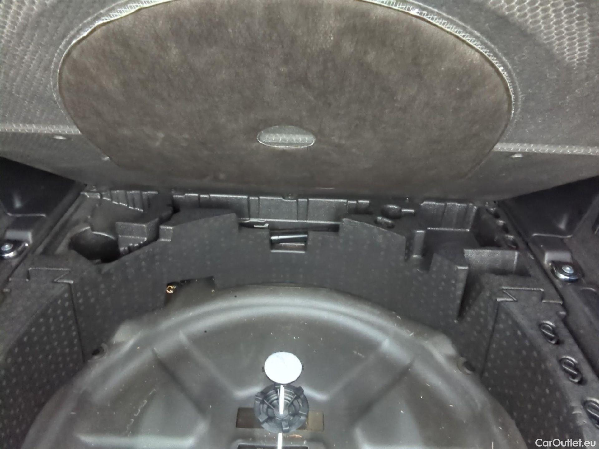  Land Rover  Discovery LAND ROVER  Sport / 2019 / 5P / SUV 1.5 P300e PHEV AUTO 4WD HSE #2