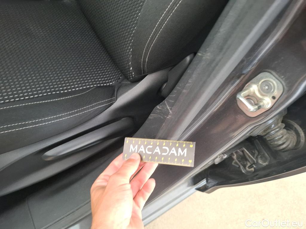  Peugeot  208  Allure Business 1.2 PureTech 110CV BVM6 E6dT #28