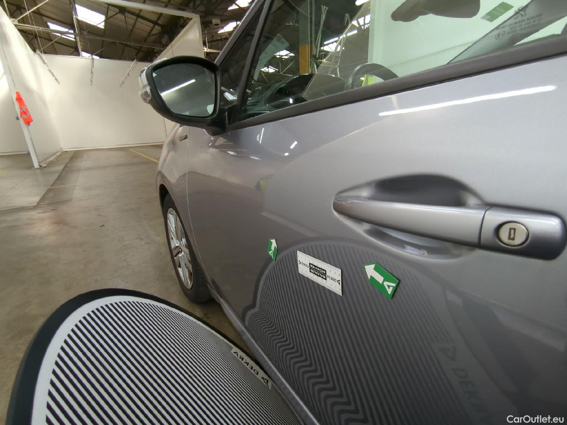  Peugeot  208 PEUGEOT  5p Berline Puretech 82 Signature #11