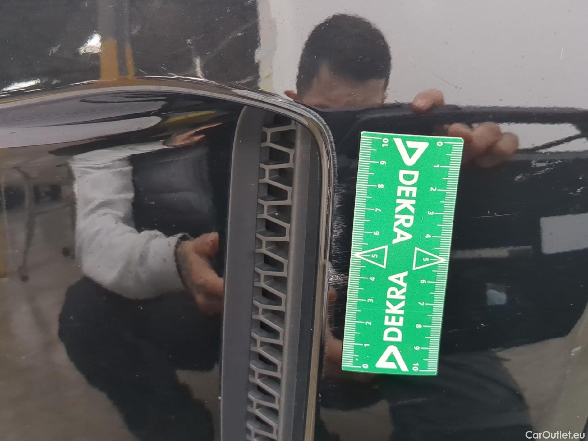  Land Rover  Discovery LAND ROVER  Sport / 2019 / 5P / SUV 1.5 P300e PHEV AUTO 4WD HSE #28