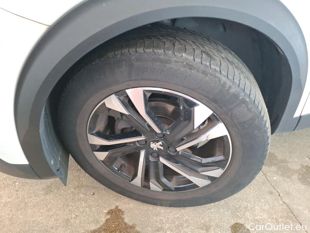 Peugeot  2008  Allure Business 1.2 PureTech 130CV BVM6 E6d #1