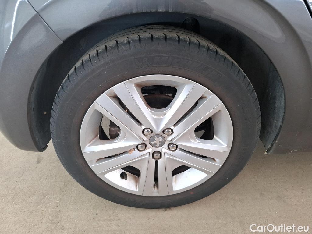  Peugeot  208  Allure Business 1.2 PureTech 110CV BVM6 E6dT #19