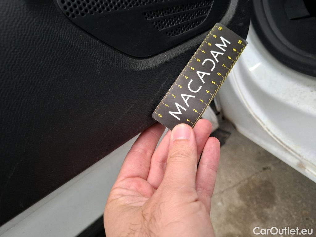 Peugeot  2008  Allure Business 1.2 PureTech 130CV BVM6 E6d #7