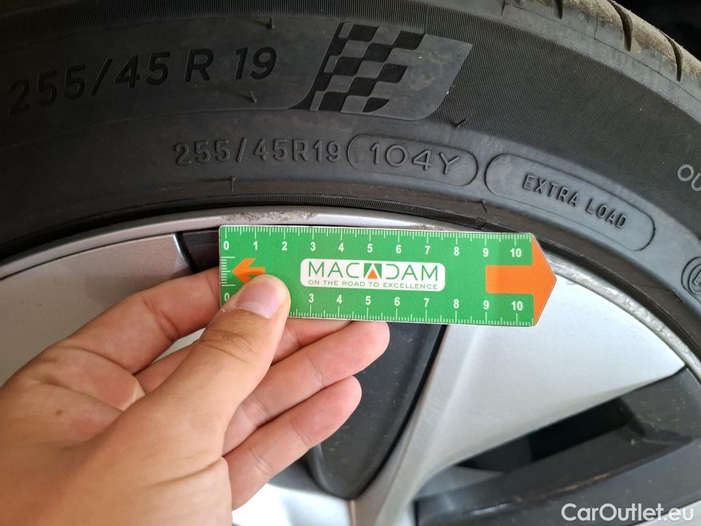 Tesla  Model Y TESLA  / 2020 / 5P / SUV Grand Autonomie Dual Motor AWD #19