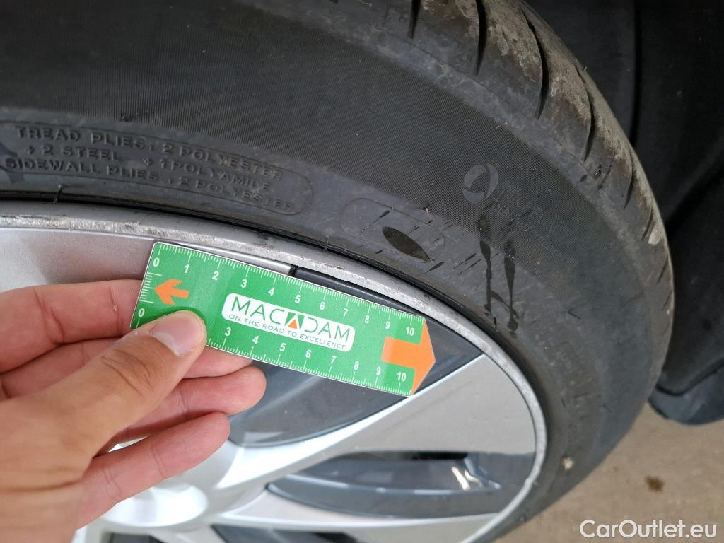 Tesla  Model Y TESLA  / 2020 / 5P / SUV Grand Autonomie Dual Motor AWD #10