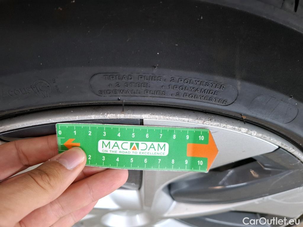 Tesla  Model Y TESLA  / 2020 / 5P / SUV Grand Autonomie Dual Motor AWD #3