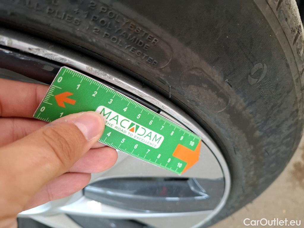 Tesla  Model Y TESLA  / 2020 / 5P / SUV Grand Autonomie Dual Motor AWD #24