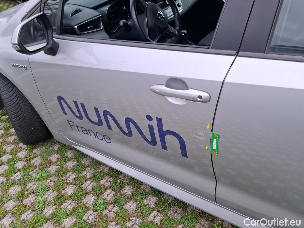 Toyota  Corolla TOYOTA  / 2018 / 5P / Berline Hybride 122h Dynamic Business Supp Lomb #4