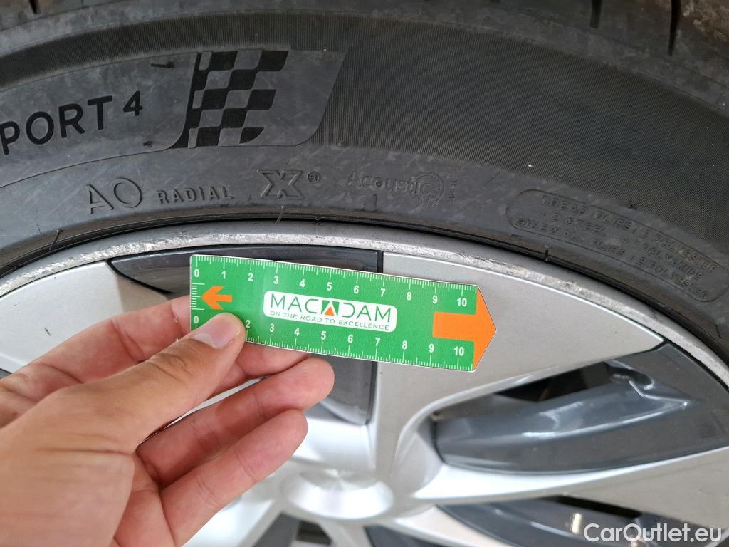 Tesla  Model Y TESLA  / 2020 / 5P / SUV Grand Autonomie Dual Motor AWD #11