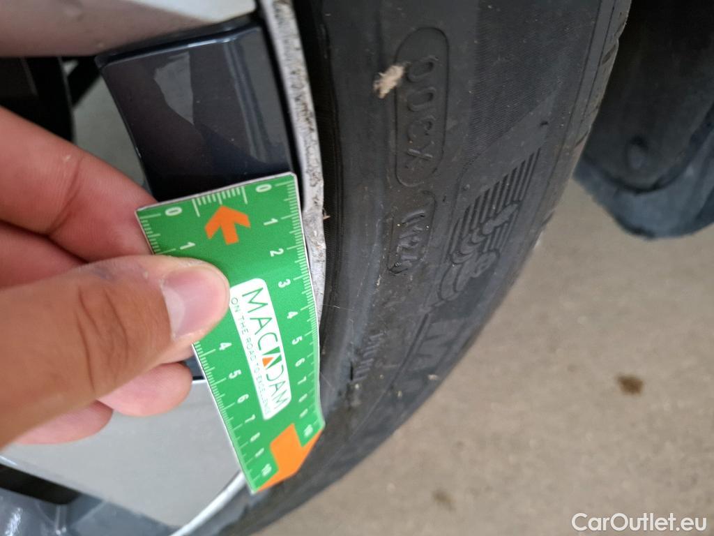 Tesla  Model Y TESLA  / 2020 / 5P / SUV Grand Autonomie Dual Motor AWD #9