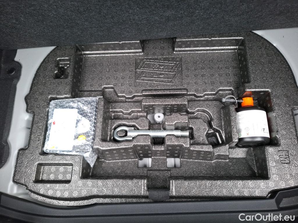 Toyota  Corolla TOYOTA  / 2018 / 5P / Berline Hybride 122h Dynamic Business Supp Lomb #11