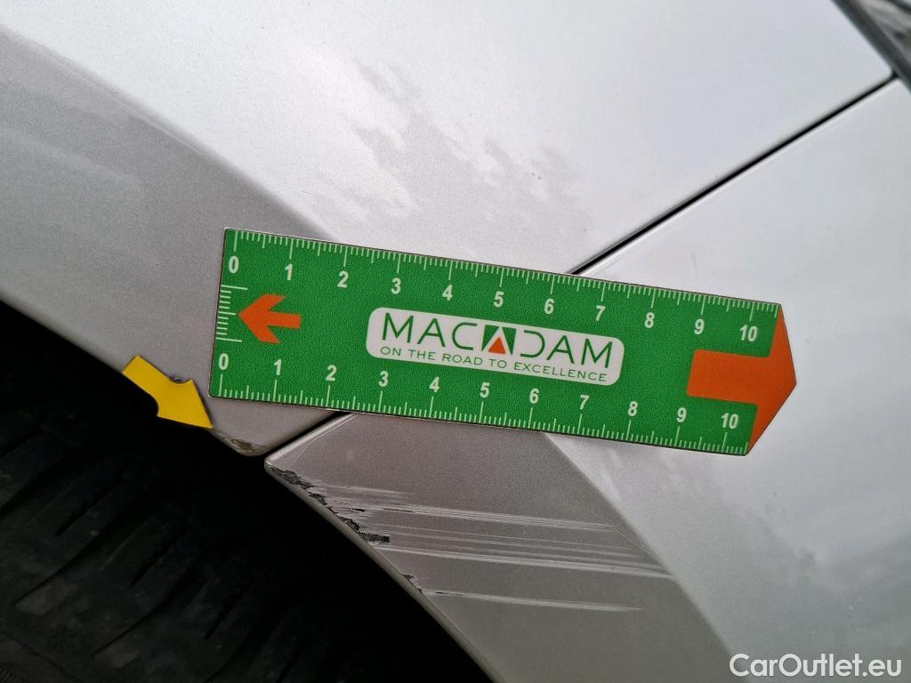 Toyota  Corolla TOYOTA  / 2018 / 5P / Berline Hybride 122h Dynamic Business Supp Lomb #27