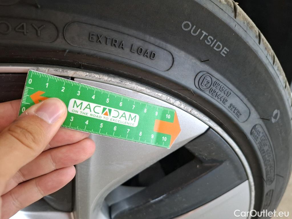 Tesla  Model Y TESLA  / 2020 / 5P / SUV Grand Autonomie Dual Motor AWD #18