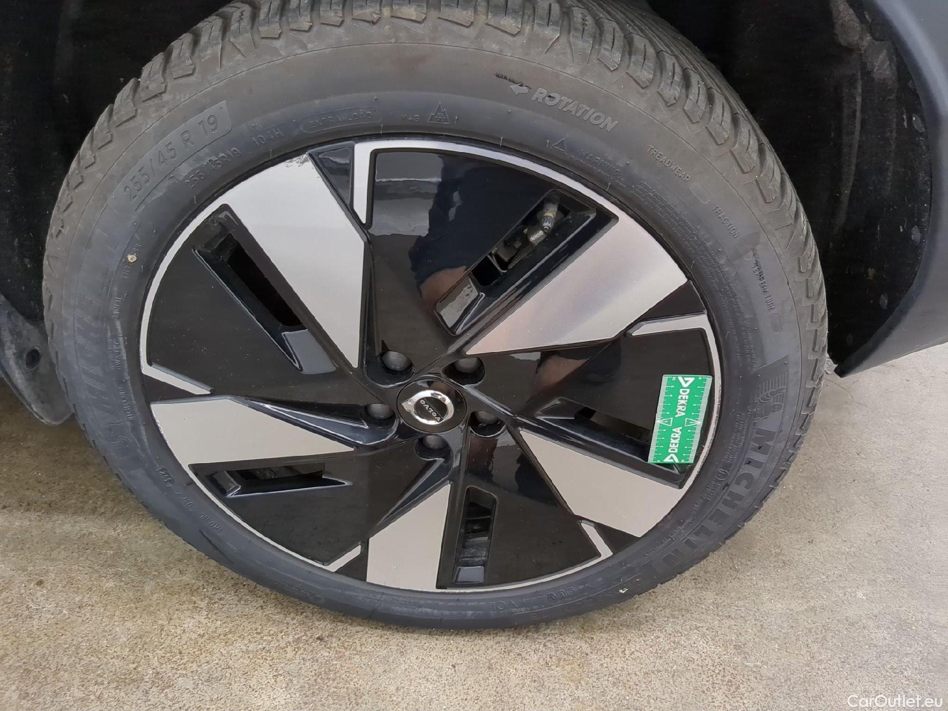  Volvo  XC 40 XC40 Plus Recharge Pure Electric 2WD 82kWh BVA #8