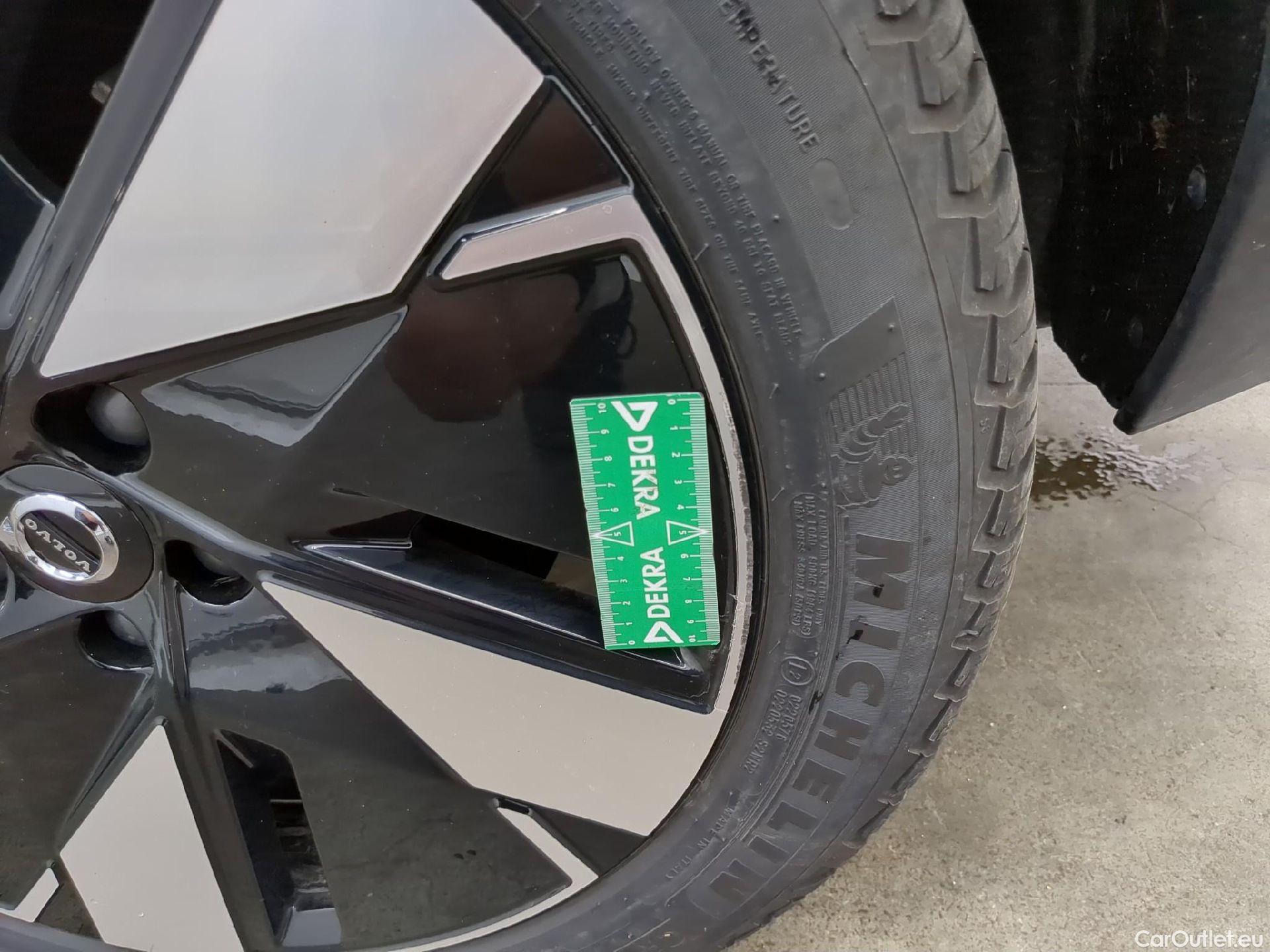  Volvo  XC 40 XC40 Plus Recharge Pure Electric 2WD 82kWh BVA #9