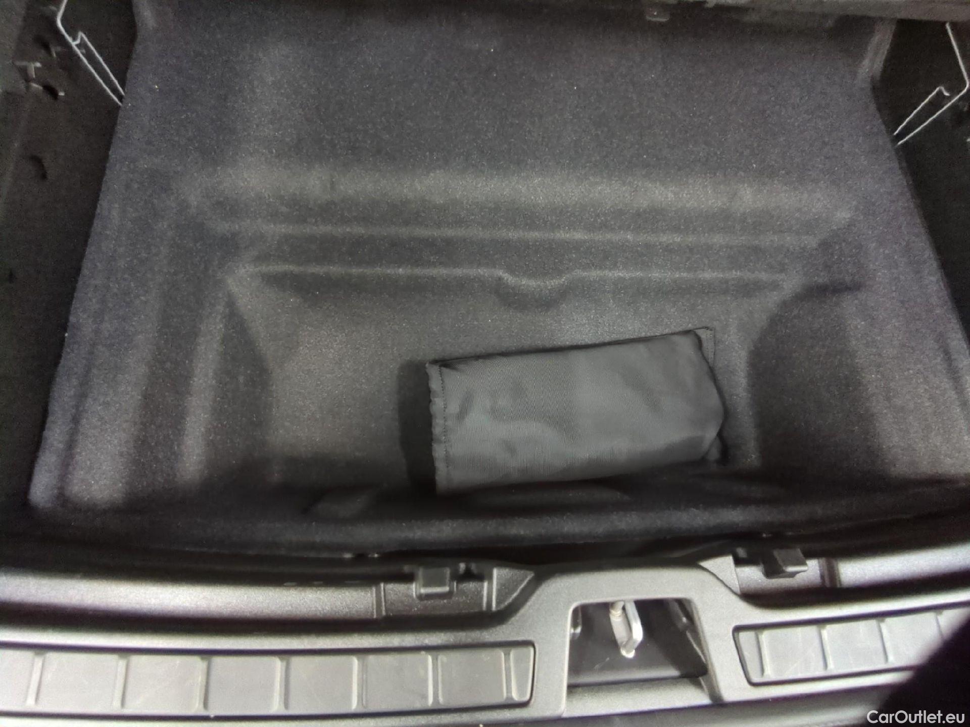  Volvo  XC 40 XC40 Plus Recharge Pure Electric 2WD 82kWh BVA #2