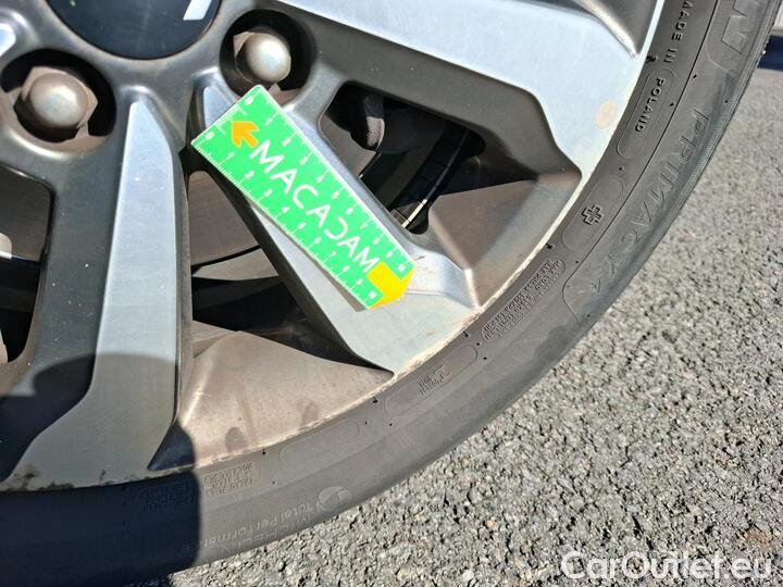 KIA  STONIC 1.0 T-GDI 120 MHEV ACTIVE BUSI DCT7 #27