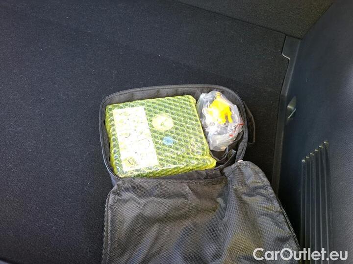 KIA  STONIC 1.0 T-GDI 120 MHEV ACTIVE BUSI DCT7 #12