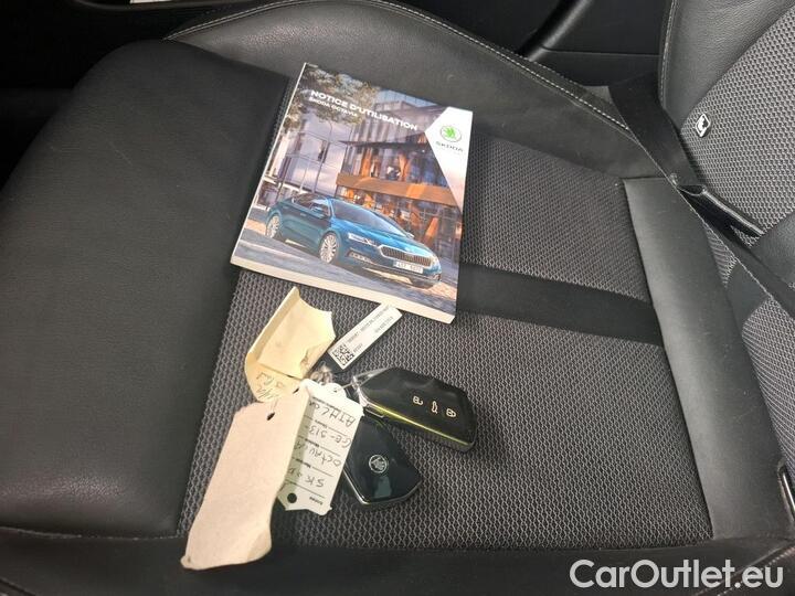 Skoda  Octavia 2.0 TDI 150 DSG7 STYLE #6