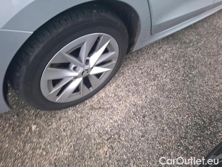 Skoda  Octavia 2.0 TDI 150 DSG7 STYLE #20